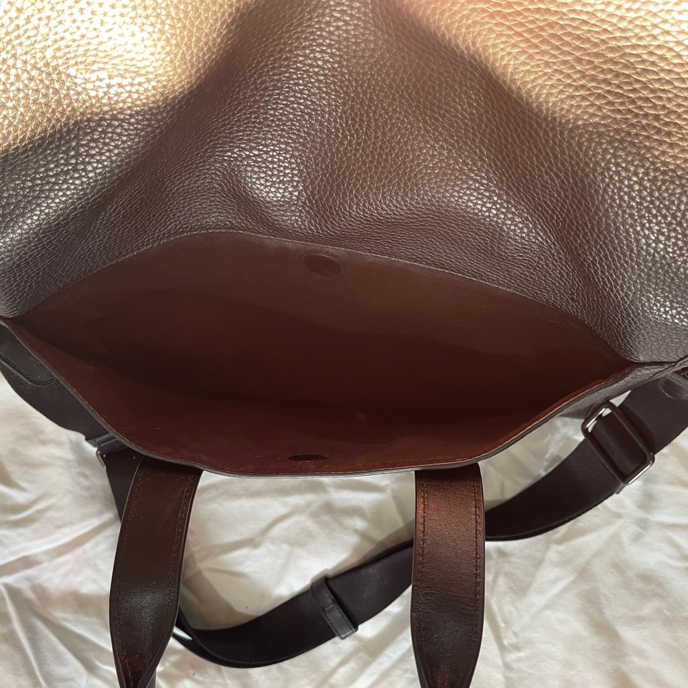 Men’s Coach Leather Messenger bag . Slightly Used but in great condition